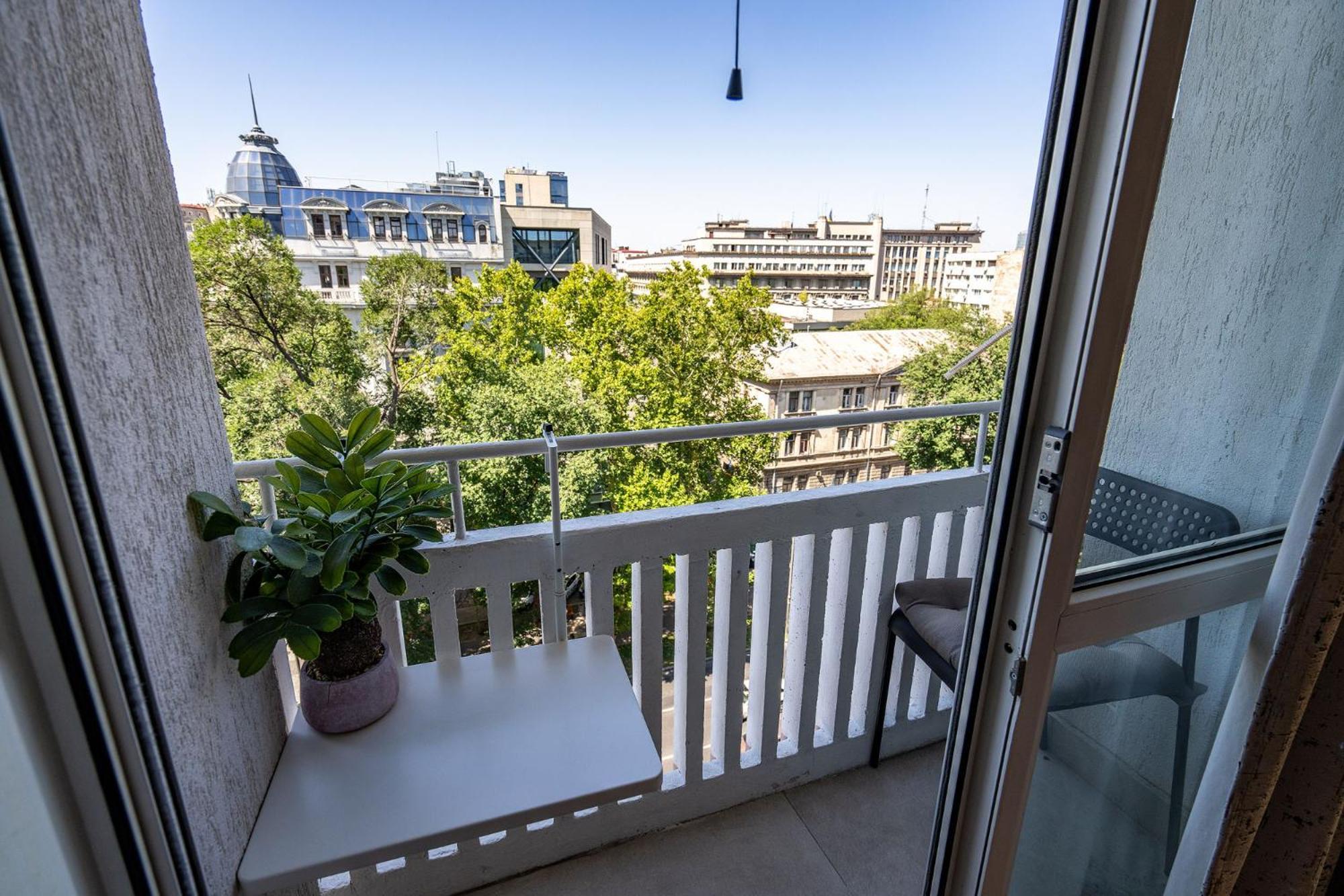 Romana Vibe Elegance In The Heart Of The City Bucureşti Ngoại thất bức ảnh